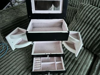 Vintage jewelry box