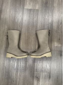 Girl boots size 1