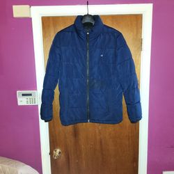 ALMOST NEW AUTHENTIC CALVIN KLEIN 0 DEGREE WARMTH FACTOR DUAL LAYERED BUBBLE JACKET. 