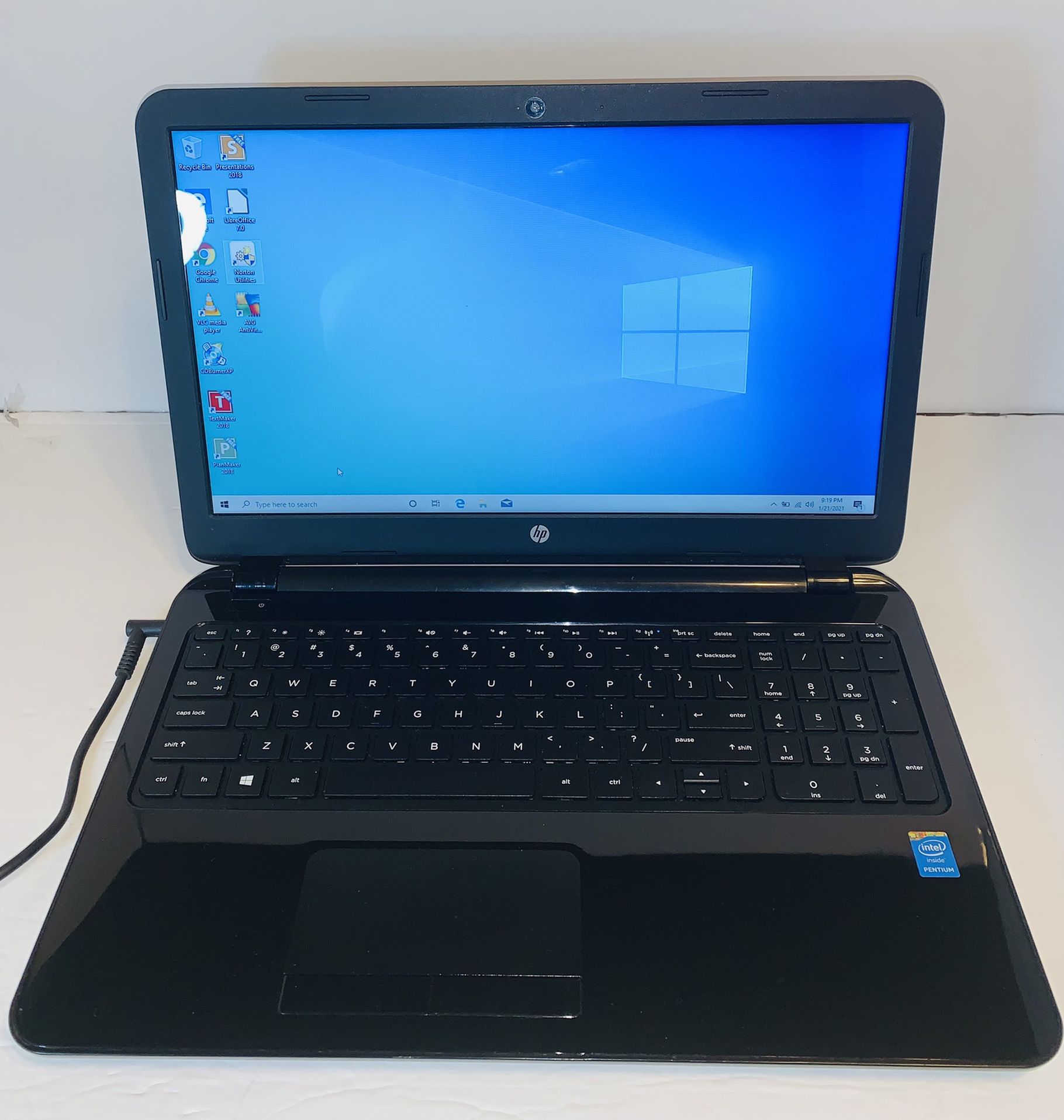 HP Notebook Model R011dx 15’inch Windows 10