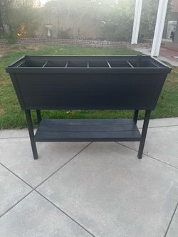 Raised planter