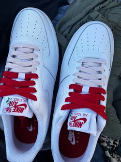 NIKE WOMANS NEW