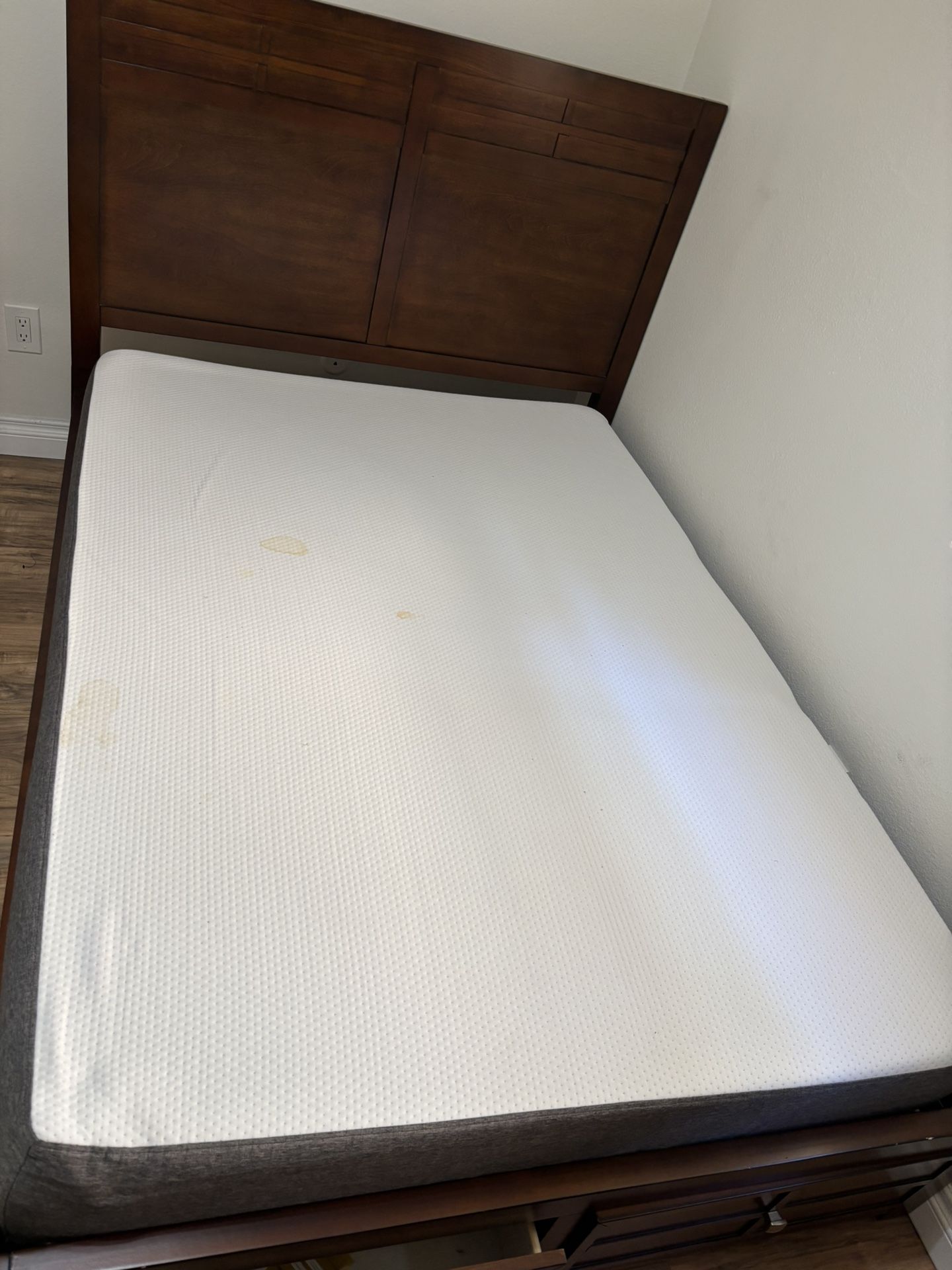 Bed Frame & Mattress