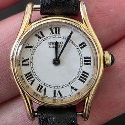 Seiko Gold Tone Roman Numeral Petite 20mm 6J Watch For Parts Repair 