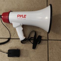 Pyle Megaphone Batteries Included