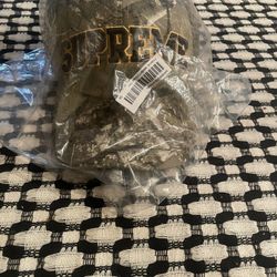 Supreme camo hat