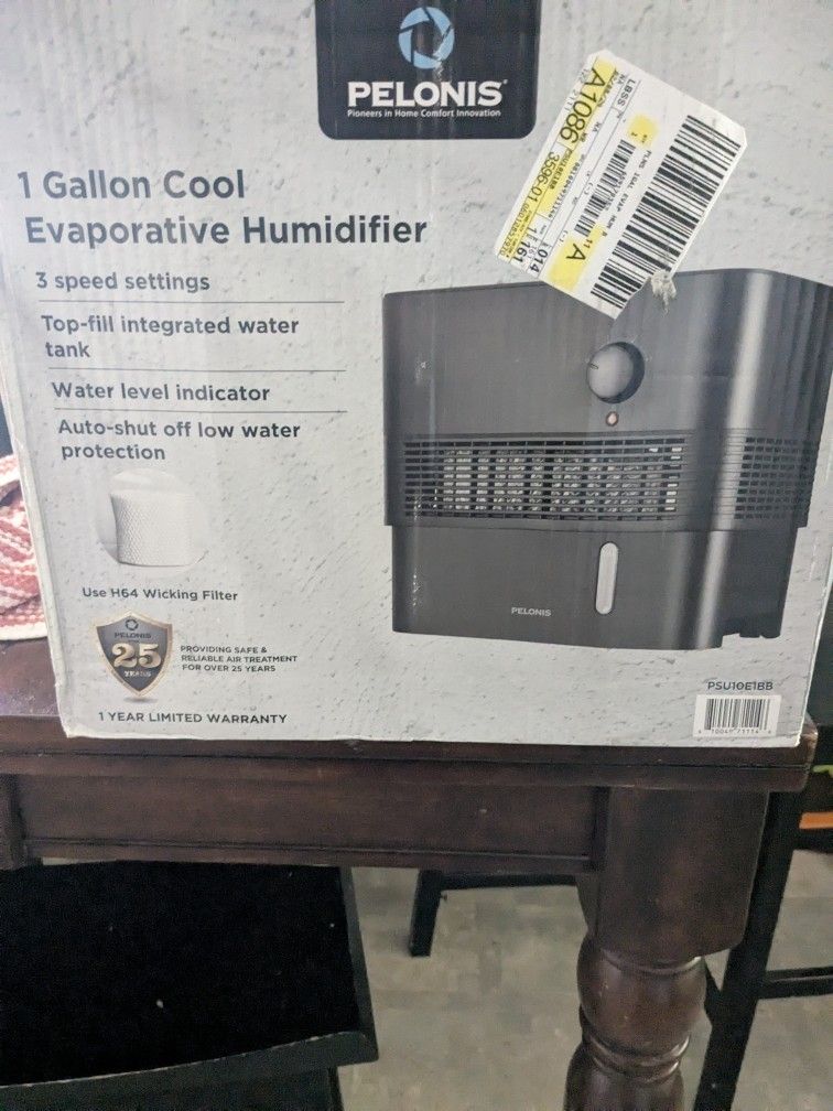 Pelonis Evaporated Humidifier With Essential Oil Compartment $25 New
