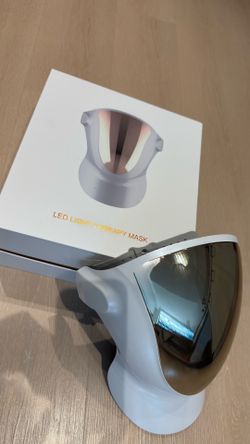 Red light therapy mask