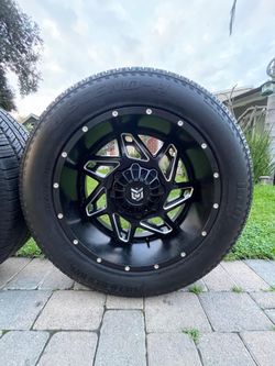Universal 5 Lug Nut Rims & TIRES/ Rines & LLANTAS Universales De 5 birlos (5x4.5) & (5x5) LIKE NEW/