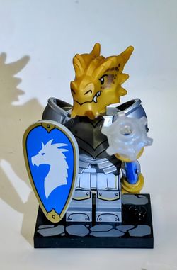 Dungeons & Dragons Dragonborn Paladin CMF 71047 NEW