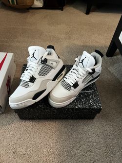 Air Jordan 4 Retro