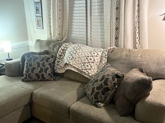 Ashley’s Sectional with Chaise