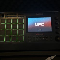 MPC Live II - 1TB loaded w/ Decksaver & Analog Case 