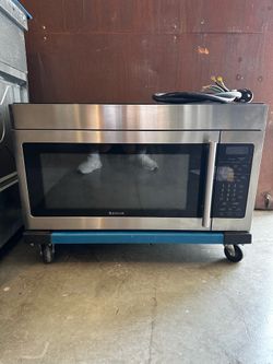 JENN AIR BRAND NEW MICROWAVE