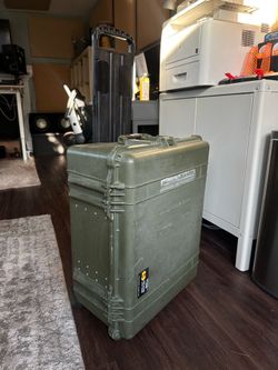 Pelican 1610 Case (w/ ColorCase Mesh Lid Organizer)