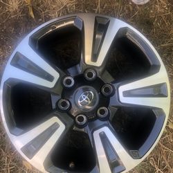 4 RIMS TOYOTA SIZE 17 INCHES TRD STOCK THEY FIT TACOMA SEQUOIA AND 4RUNNER GREAT CONDITION 9-10 AND GREAT SHAPE