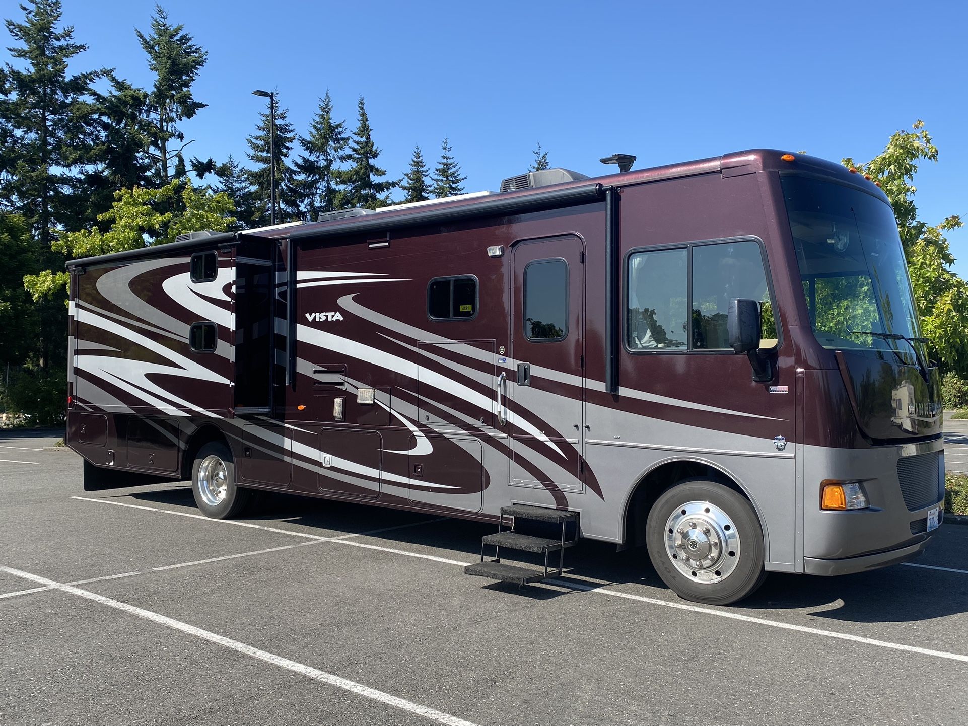 2014 Winnebago Vista 35b