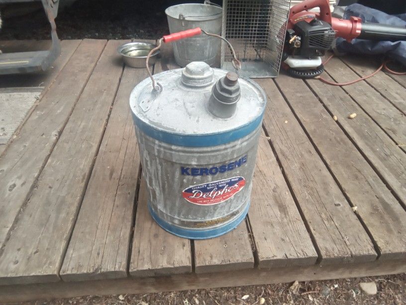 Vintage Sturdy Galvanized Steel Kerosene Oil Can, Great Condition. $10.00.