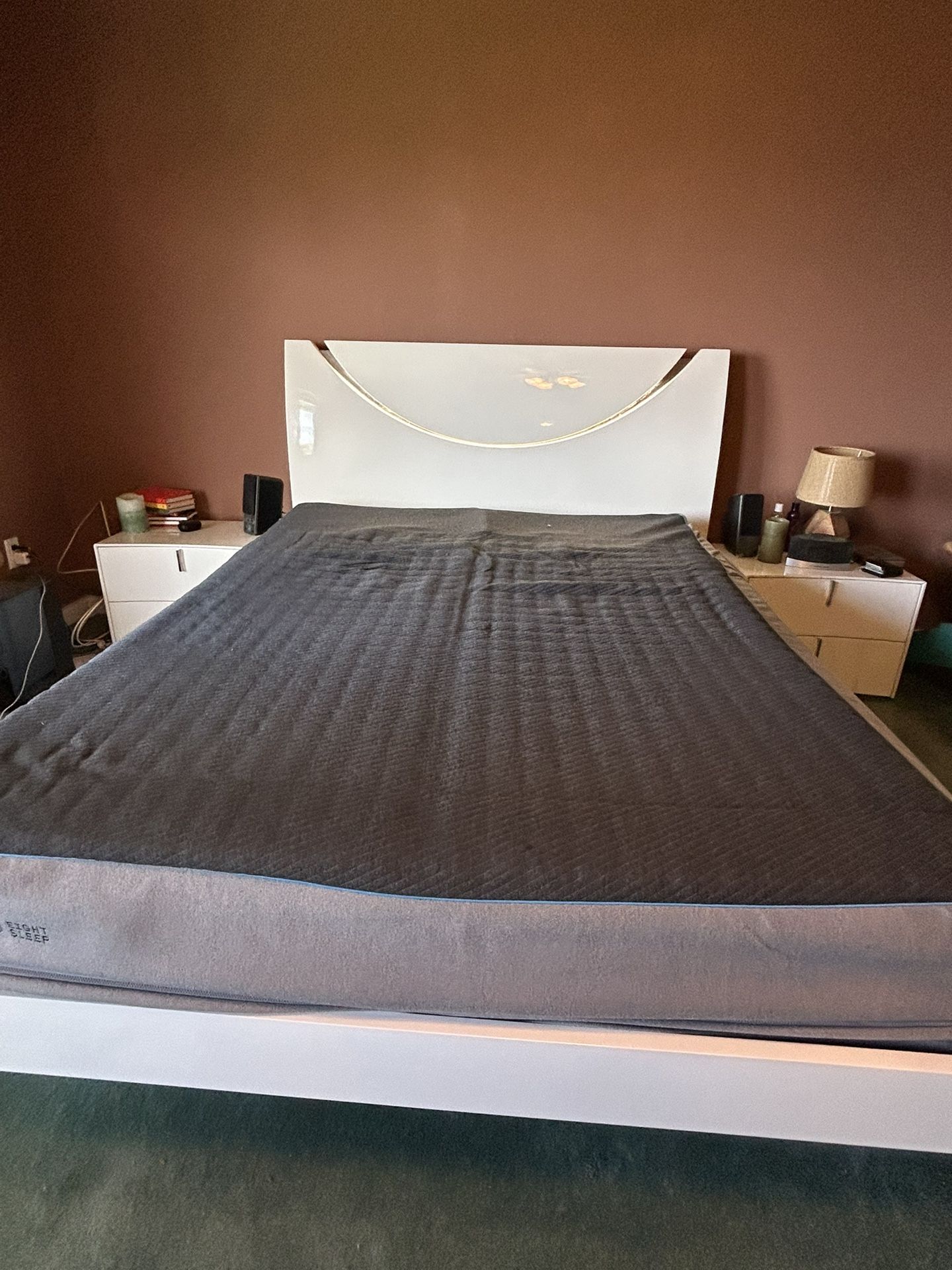Complete Bedroom Set. Clean Modern Design