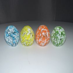Set Of Four Vintage Glass Eggs Paperweight 