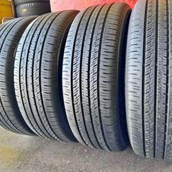 225 55 19 Tires Con 80% De Vida Las 4 De La Marca TOYO 