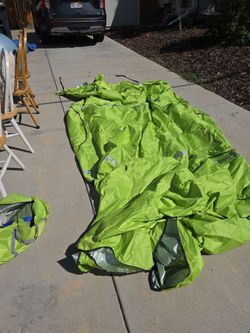 Tent extended from SUV or truck