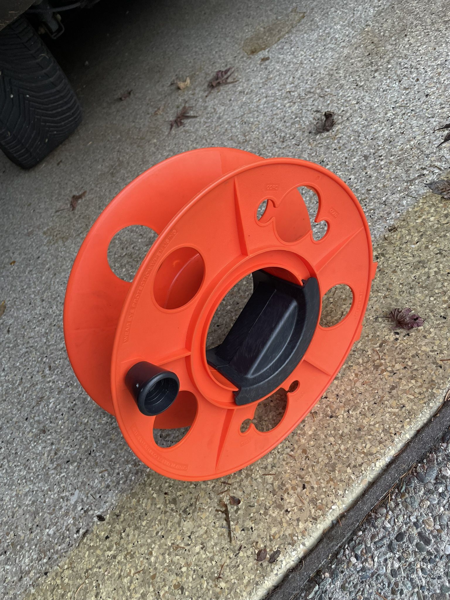 Cord Storage Reel with Center Spin Handle, 150-Feet