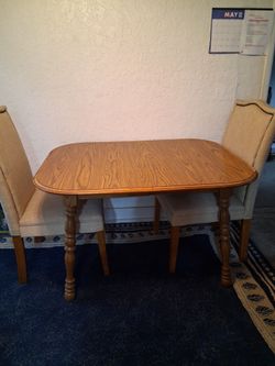 Wood dinning table, with 2 chairs