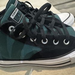 Converse Men’s Size 6