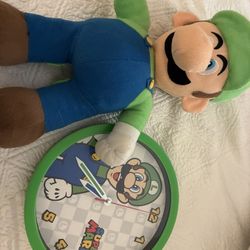 Luigi Wall Clock And Plushie Set 