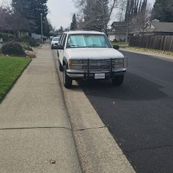 1993 CHEVROLET 2500 SUBURBAN