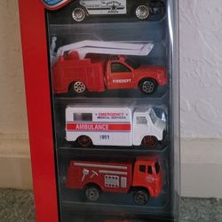 NEW IN BOX.  5 DIE CAST CARS...AGES 3+