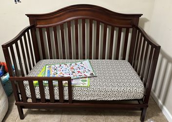 Crib 4 In 1 Convertible 