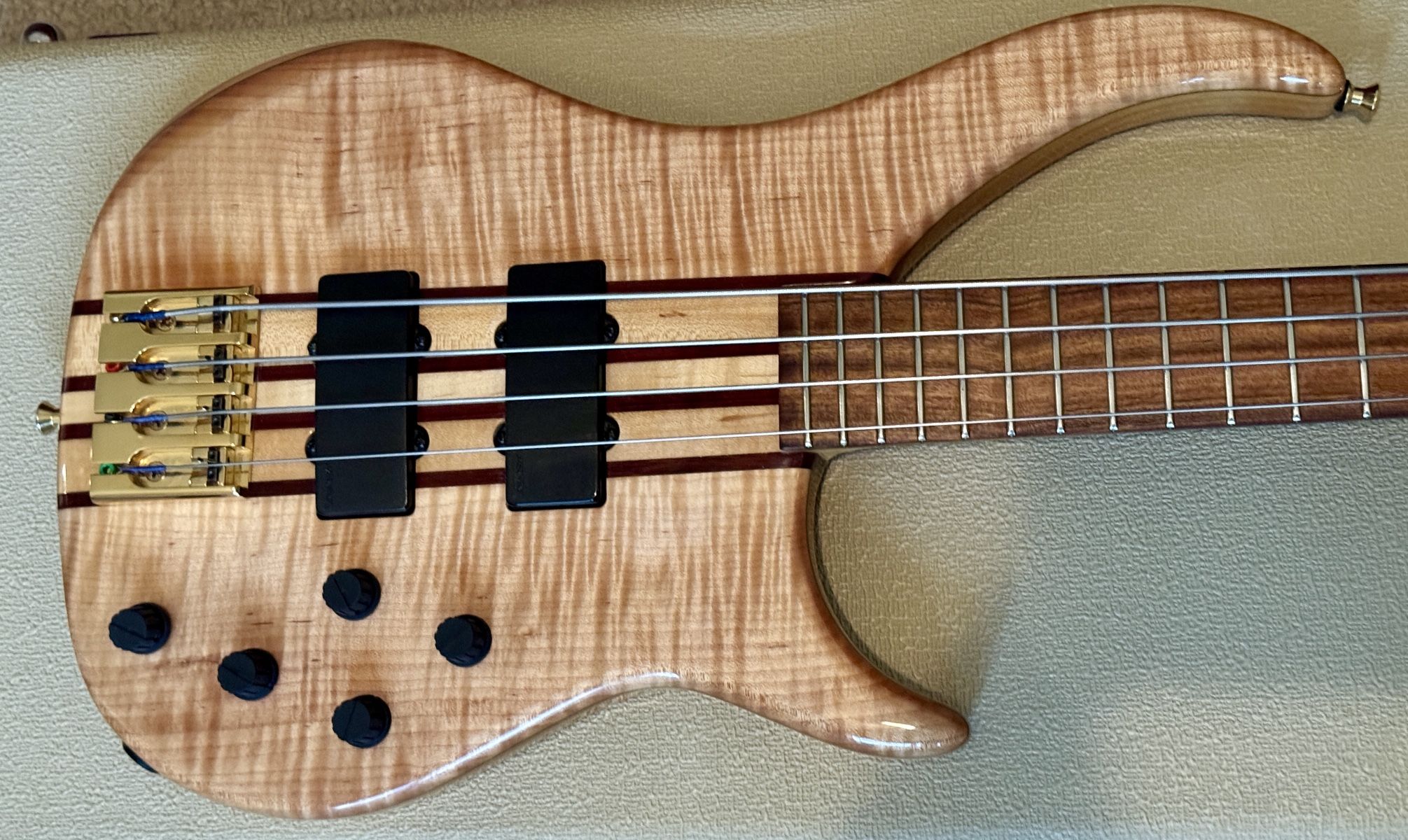 American Made Late 90’s Peavey Cirrus 4 String Bass - KILLER!