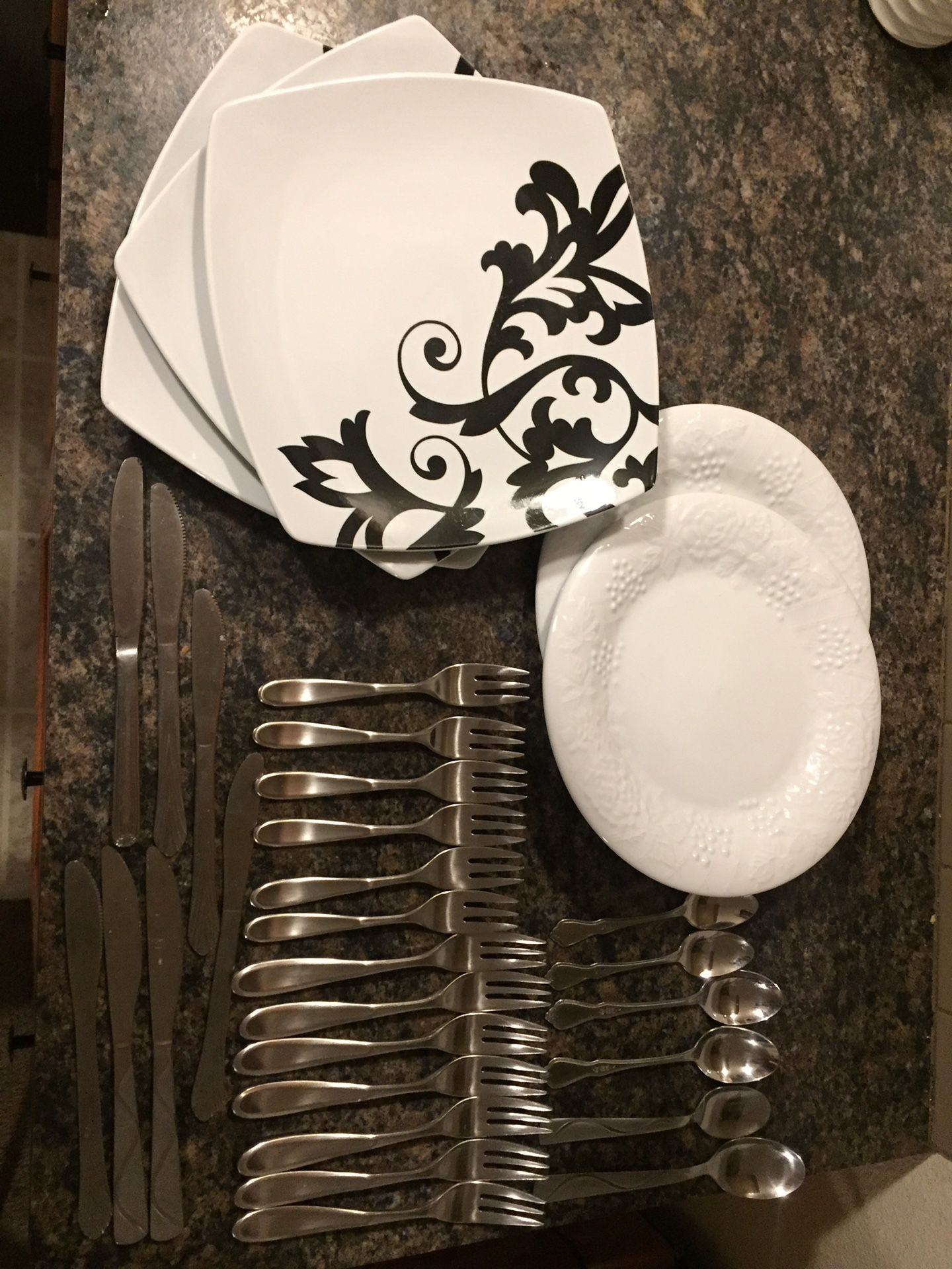 Silverware plate bundle