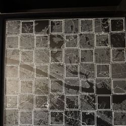 NYC SKYLINE CHESS BOARD SET LIKE NEW