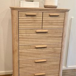 New Chest Of Drawers !!! has 6 Drawers !!