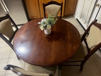 Round Table