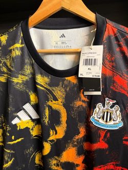 adidas Men's Newcastle jersey: Black Red Yellow Graphic Football Jersey size XL