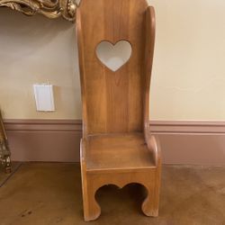 32” Tall Vintage Heart Chair