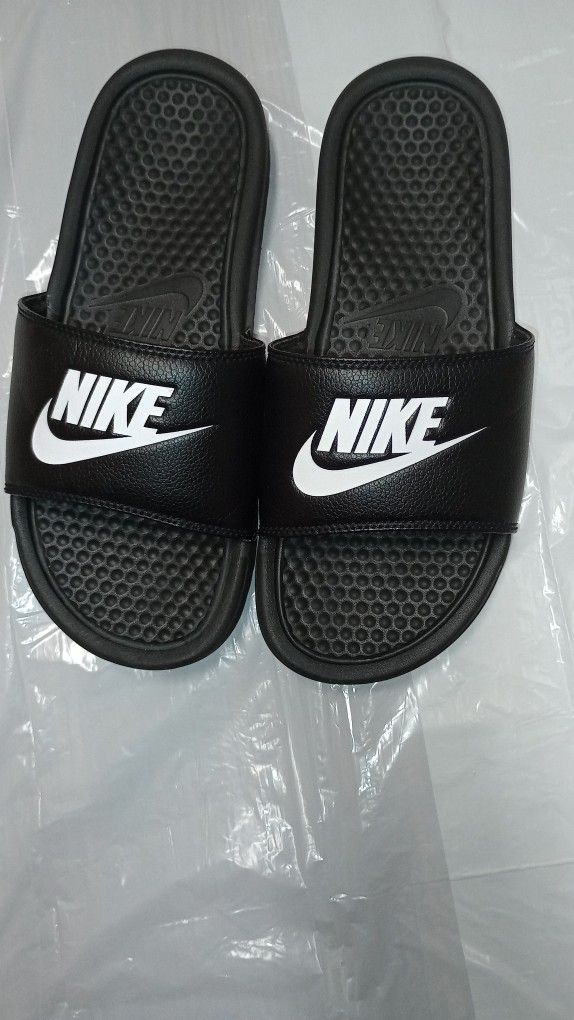 Nike Slip-ons