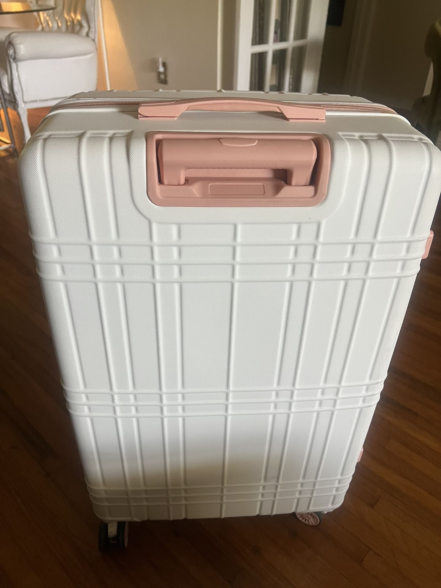 LARGE HARD PLASTIC SUITCASE 27”/ 17” PINK &WHITE