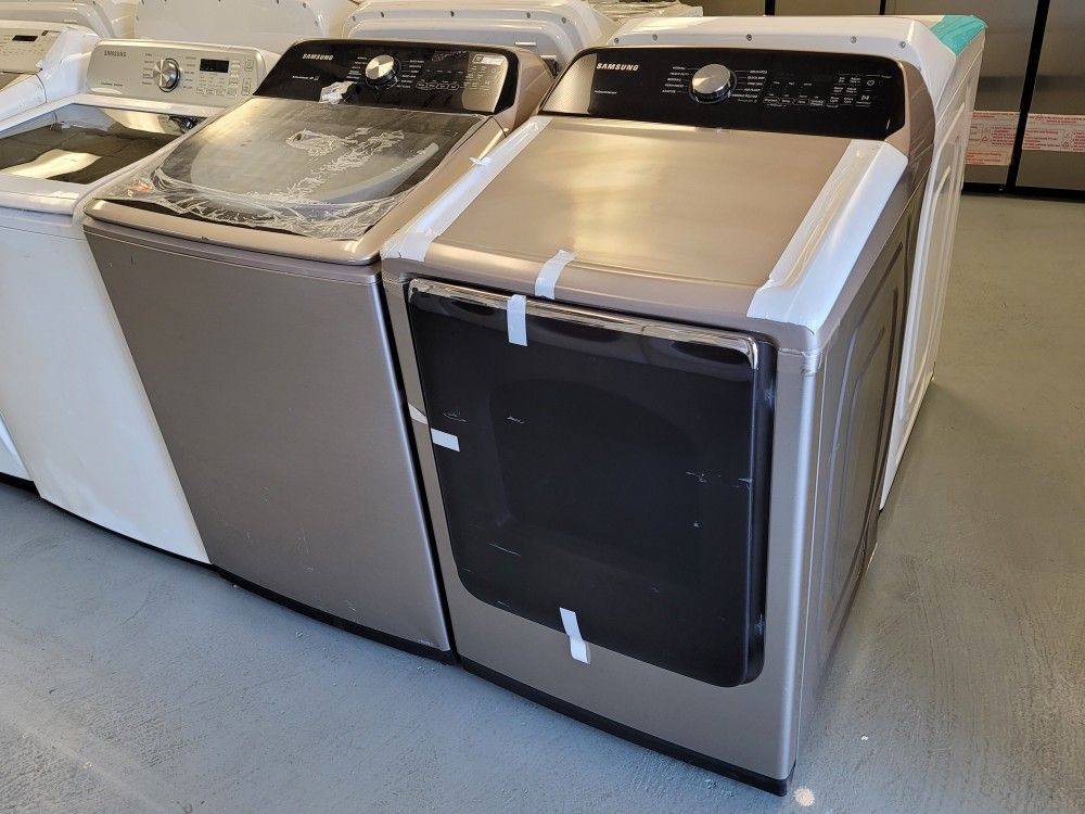 New Samsung Large Capacity 5.0cu Ft Top Load Washer And Gas Dryer Set In Champagne