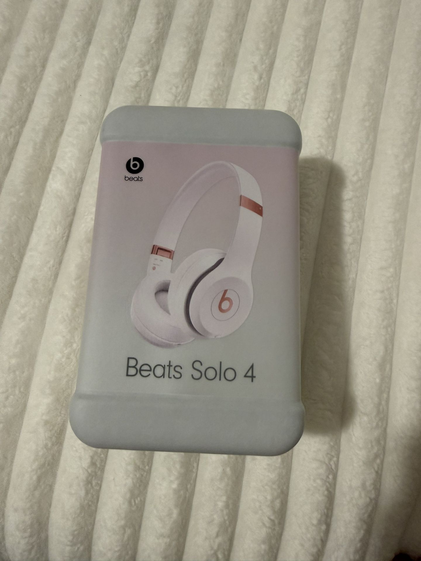 Beats Solo 4