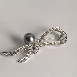 BROOCH