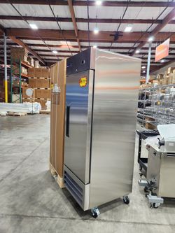 NSF/ETL COMMERCIAL FREEZER (CONGELADOR COMERCIAL)