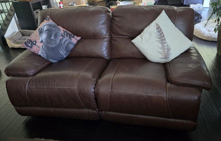 Gorgeous Italian leather sofas with recliners