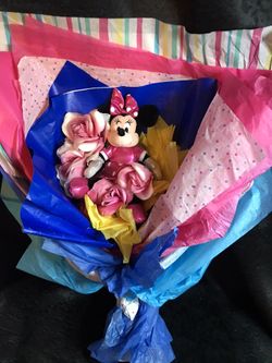 Minnie mouse plush doll/ flower bouquet!