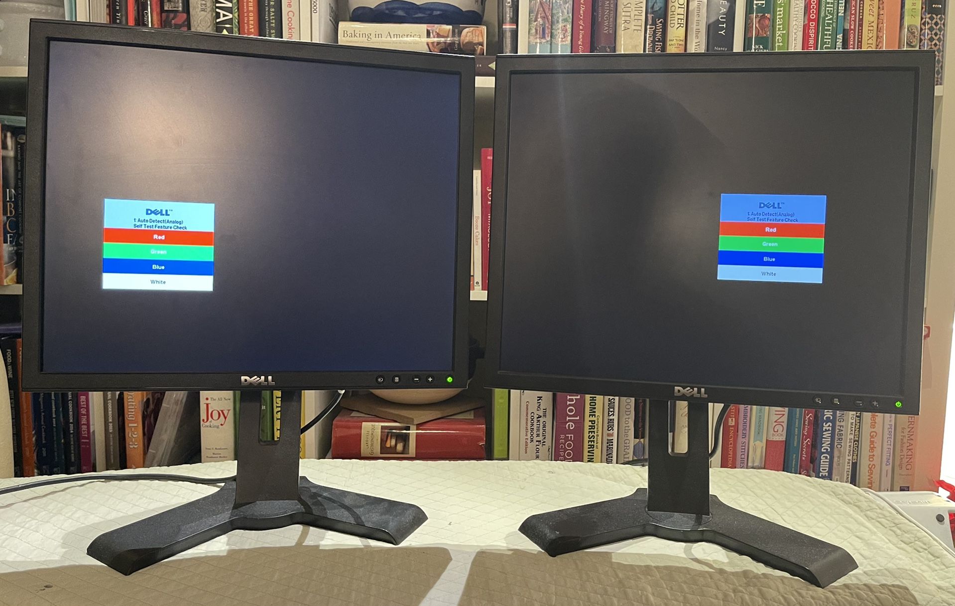 DELL 19" LED monitors (DVI-D, VGA input) - 1908FP