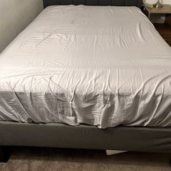 Bed + mattress 